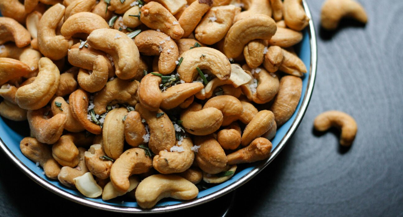 10 Surprising Health Benefits of Cashews You Didn’t Know About