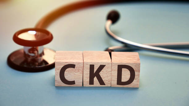 A patient discussing early-stage chronic kidney disease management with a doctor.