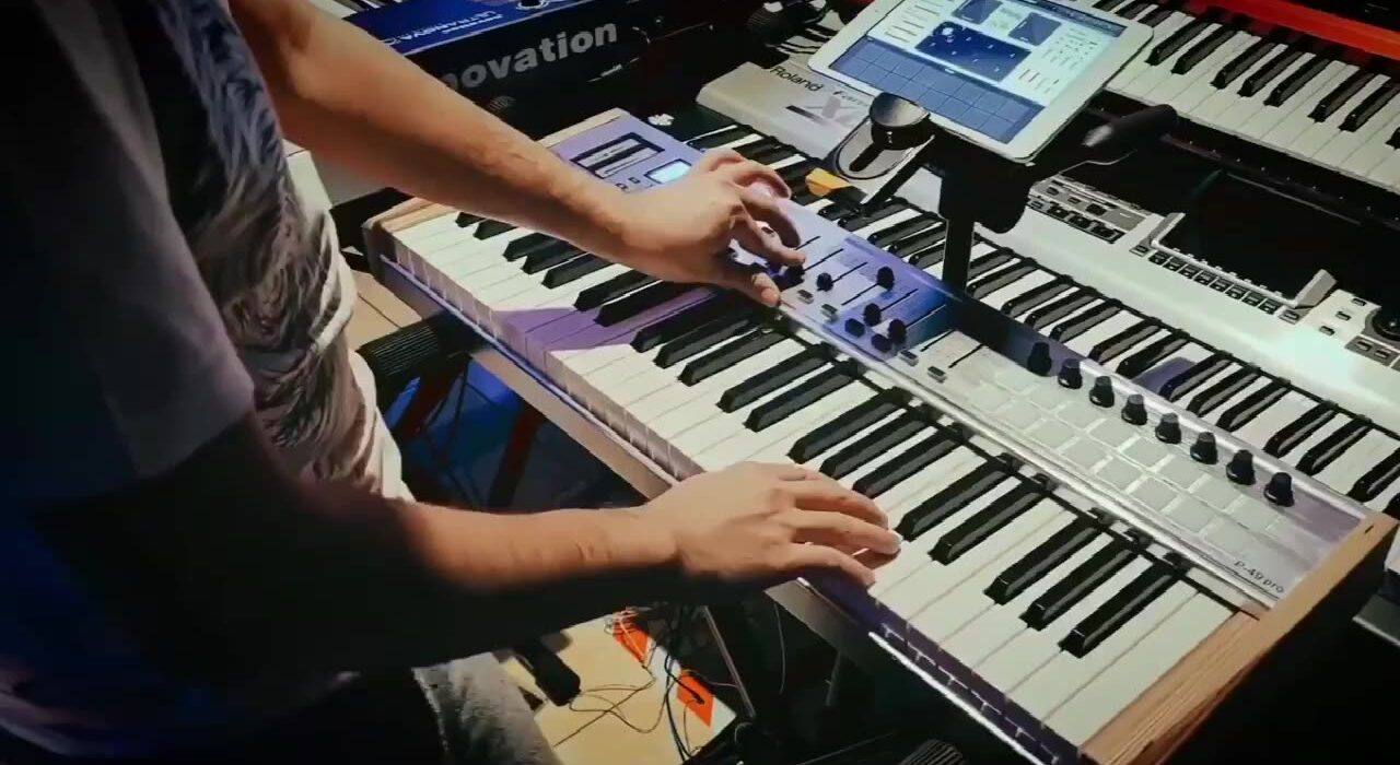 Why Piano Lessons Near Me Help Unlock Musical Talent